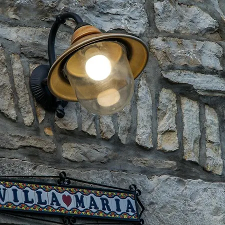 Maria Vila *